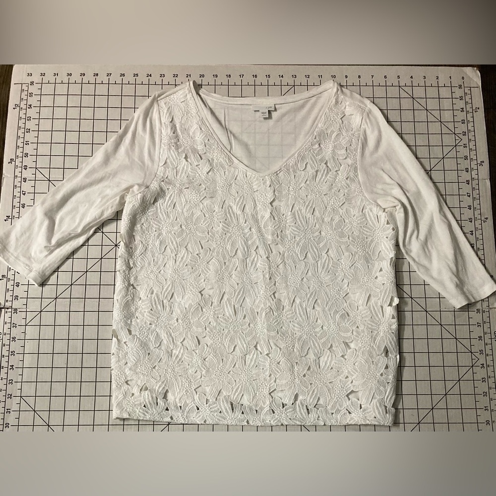 J Jill Women’s Large Petite Floral Embroidered Overlay 3/4 Sleeve V-Neck Top